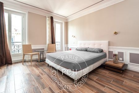 Appartement • Saint Philippe du Roule - Photo 3
