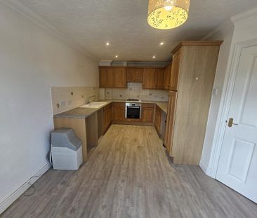 3 bedroom terraced house to rent - Photo 5