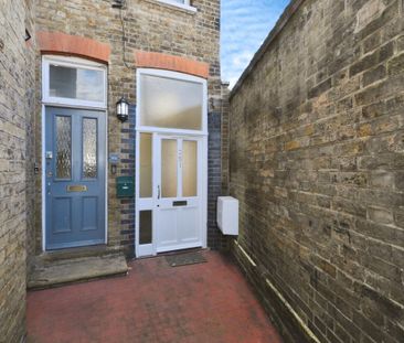 Turners Hill, Waltham Cross, Cheshunt - Photo 2