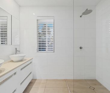 Spacious Family Home with Pool and Alfresco Retreat - Photo 2