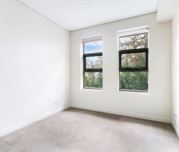 Stylish One Bedroom Apartment in Modern Complex - Photo 2