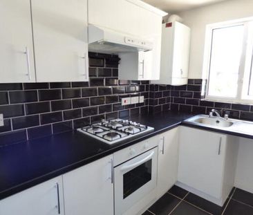 Two Bedroom House with Garden and Off-Road Parking for Two Cars, Go... - Photo 5