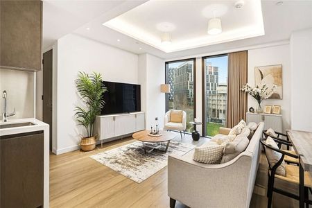 Three bedroom apartment located in Nine Elms. - Photo 2