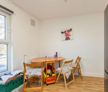 3 bedroom apartment to rent - Photo 3