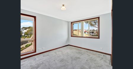 Spacious 3-Bedroom Townhouse! - Photo 4