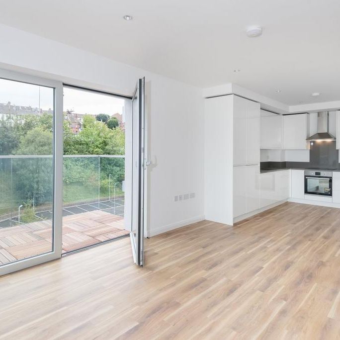 2 bedroom flat to rent - Photo 1