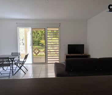 Location Appartement 2 pièces 55m² REMIRE MONTJOLY 97354 - Photo 1