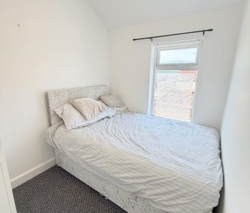 189 Donegall Avenue, BT126LU, Belfast - Photo 2
