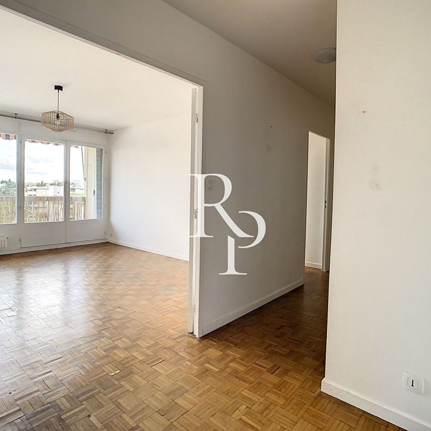 T3 de 75,06 m² avec balcon et parking, - Photo 1