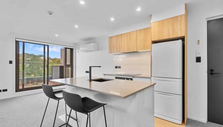 Sleek Epsom Apartment - Three Month tenancy only - Photo 5