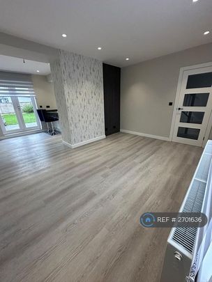 3 bedroom terraced house to rent - Photo 1