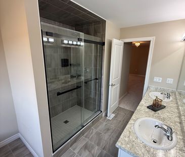 For Lease - 68 Dolomiti Court, Hamilton, Ontario - Photo 6