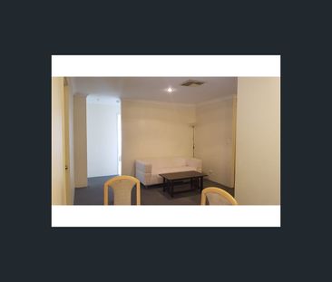 Large room 16A Marquis Street, Bentley, WA 6102 - Photo 4