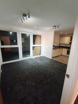 2 Bed Flat, Newbury Road, IG2 - Photo 1