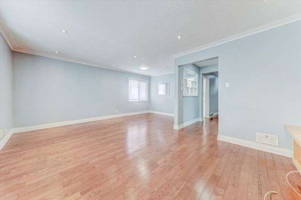 For Lease - 110 Ellendale Drive Unit# Main, Toronto, Ontario - Photo 1