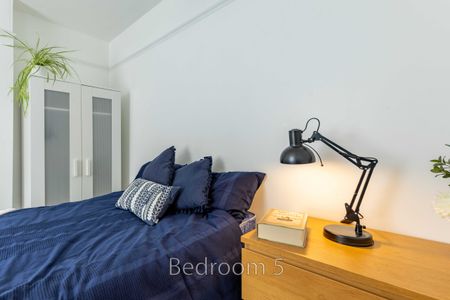 Room 5 - Photo 3