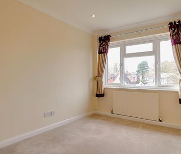 2 bedroom maisonette to rent - Photo 2