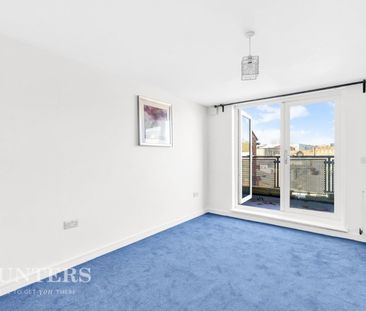 2 bedroom Flat To Let - Photo 2