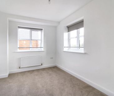 3 bedroom semi-detached house to rent - Photo 3