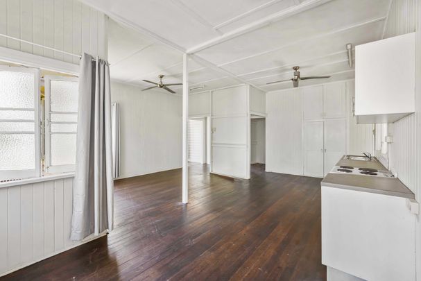 Welcome to Your New Home - A Classic Queenslander Close to it All! - Photo 1