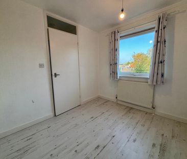 3 bedroom end of terrace house to rent - Photo 5