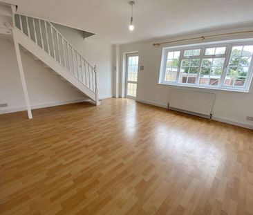 3 bedroom terraced house to rent - Photo 3