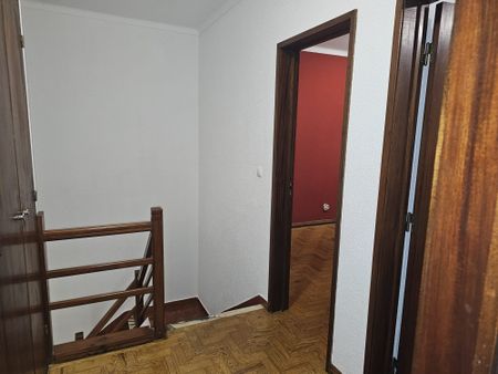 Simpática Moradia T3 com Terraço e Churrasqueira, para Arrendamento em Zambujal de Cima Sesimbra - Photo 2