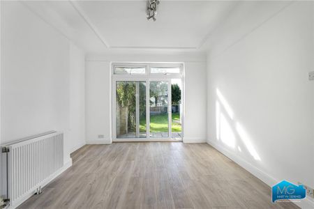 4 bedroom semi-detached house to rent - Photo 3