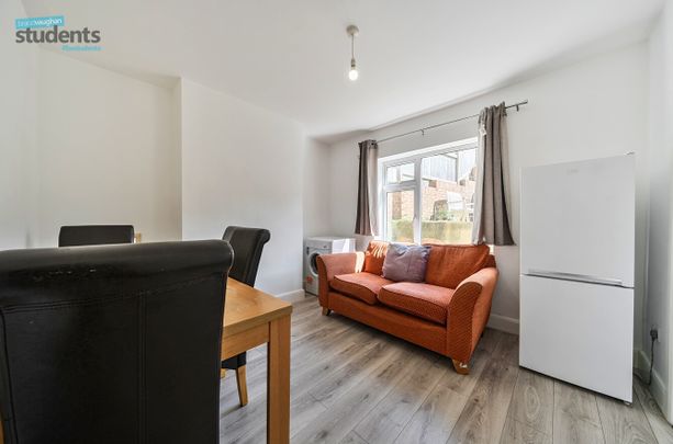 4 bedroom semi-detached house to rent - Photo 1