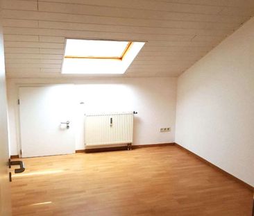 Freundliche Dachgeschosswohnung in zentraler Lage - Photo 5