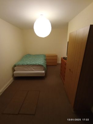 Room in a Shared House, Elmcroft Crescent, NW11 - Photo 1