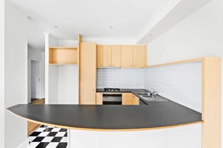 “Beachside Bliss in the Heart of St Kilda” - Photo 2