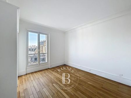 Appartement • Notre Dame, Versailles - Photo 2