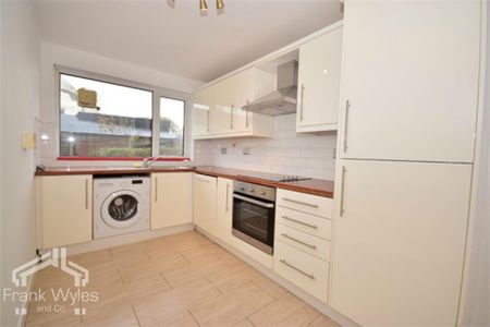 2 bedroom flat to rent - Photo 5