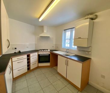 2 bedroom semi-detached house to rent - Photo 5