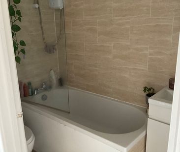 1 Bed Flat, Roman Place, LS8 - Photo 5