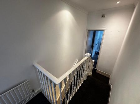 Montagu Road, London - Photo 3