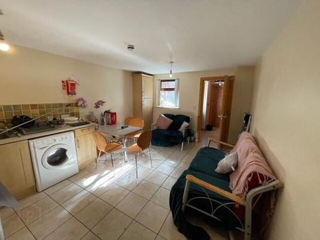 Flat 4-82 Fitzroy Avenue, Belfast, BT7 1HX - Photo 2