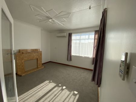 Tidy 3 Bedroom Home - Photo 2