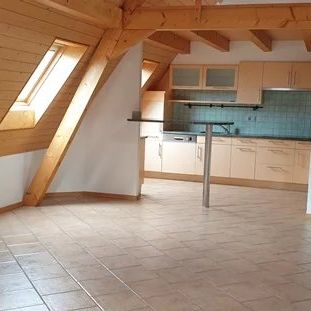 Appartement de 3.5 pièces avec poutres apparentes aux combles, d'env. 113m2 - Photo 1