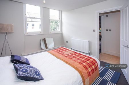2 bedroom flat to rent - Photo 3