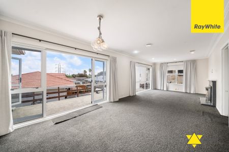 Warm, Practical Living in a Highly Convenient Location - Photo 4