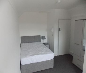 9 bedroom private hall to rent - Photo 1