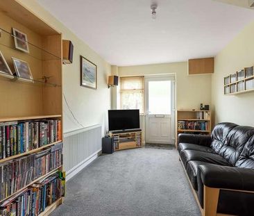 The Oval, Bicester, OX26 - Photo 1