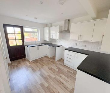 Southend Road, Hockley, SS5 - Photo 1