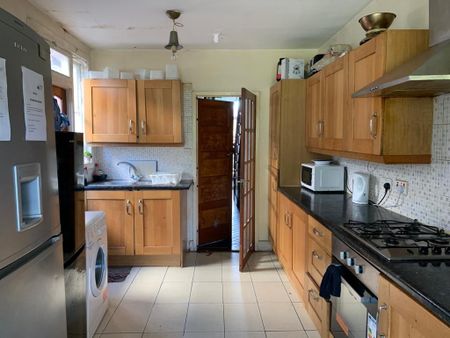 Room in a Shared House, Woodlands Park Road, N15 - Photo 3