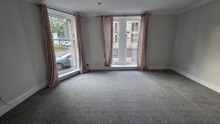 2 bedroom ground floor flat to rent - Photo 3