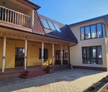 Casa in Ghimbav, S+P+M, 6 camere, SU 300 mp, teren 736 mp! - Photo 3