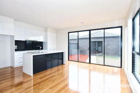 104 Newbury Blvd, Craigieburn VIC 3064 - Photo 2