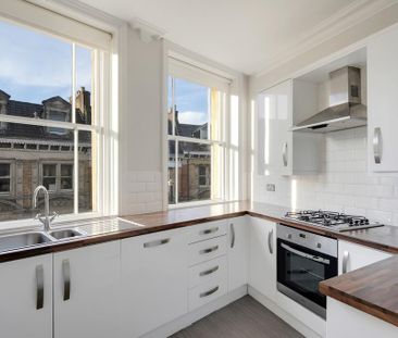 3 bedroom flat to rent - Photo 5